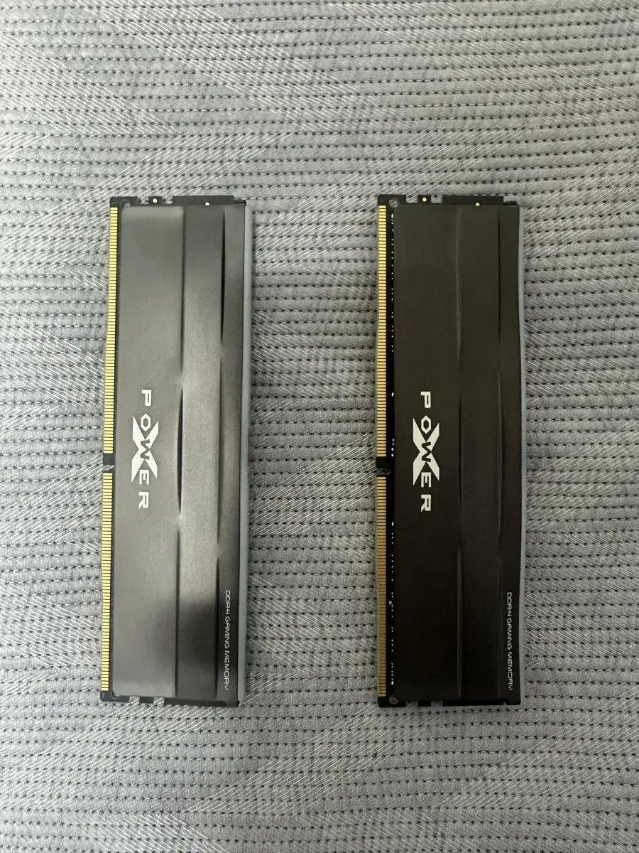 실리콘파워 DDR4 CL18 3600mhz 32GB RAM 판매합니다